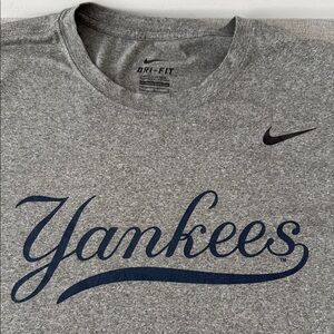 Nike Yankees official dri-fit Gray Short Sleeve Tee
